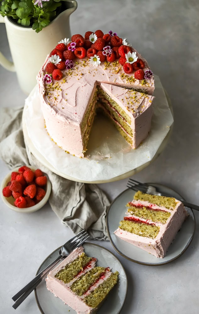 Himbeer-Pistazien-Schichtkuchen